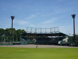 小山運動公園野球場 - ナショナル・スタジアム・ツアーズ